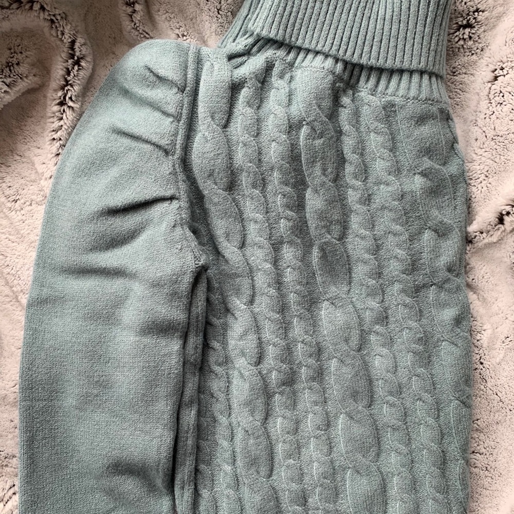 Off Shoulder Crochet Sweater - Picture 6 of 7